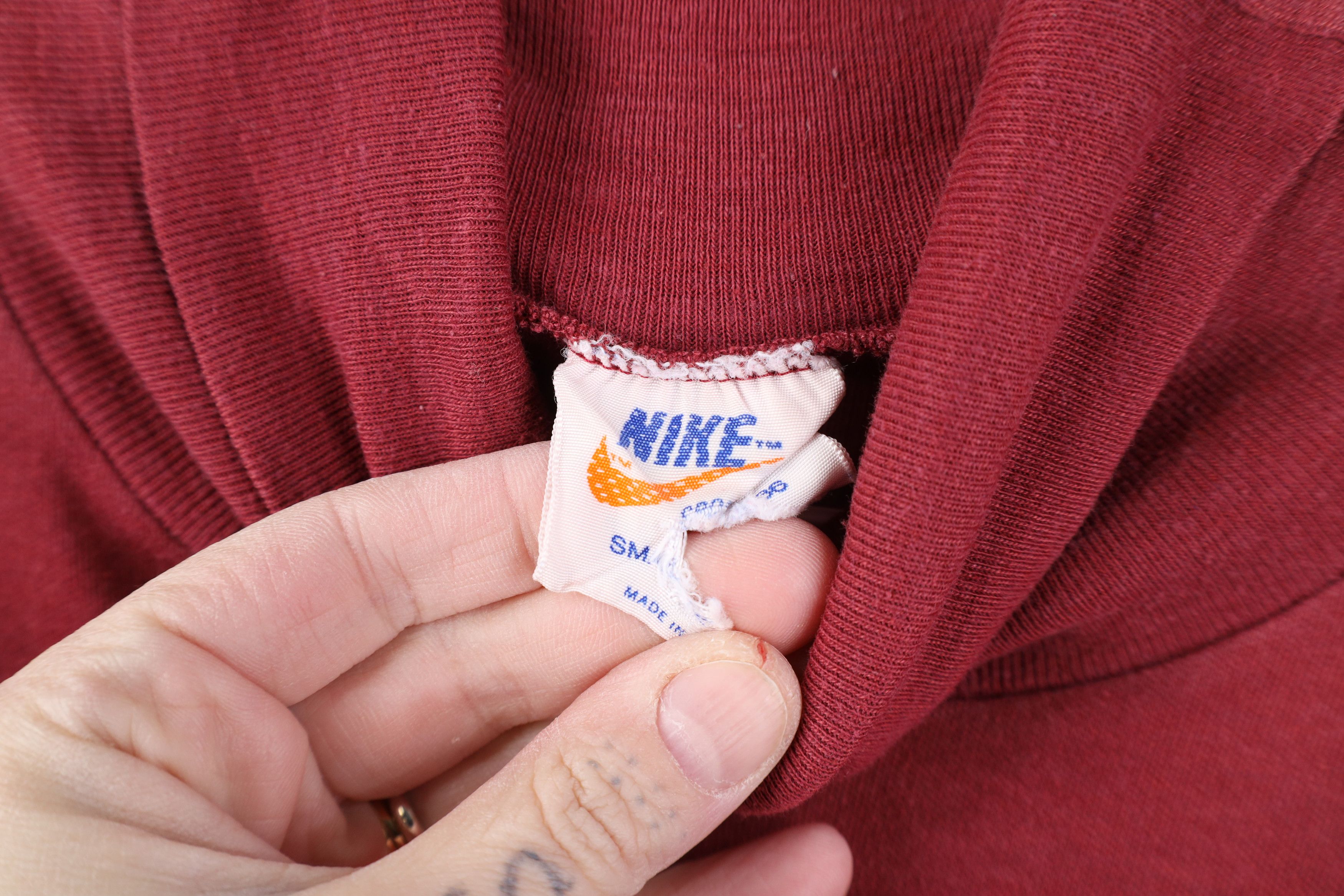 Nike Vintage 70s Nike Mini Swoosh Turtleneck T-Shirt Red USA Size S / US 4 / IT 40 - 7 Thumbnail