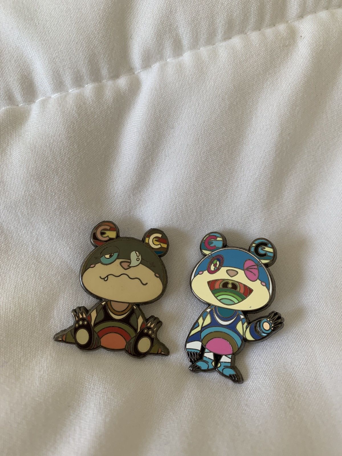Complex × Takashi Murakami LOT OF 2 MURAKAMI x COMPLEXCON PINS Size ONE SIZE - 3 Thumbnail