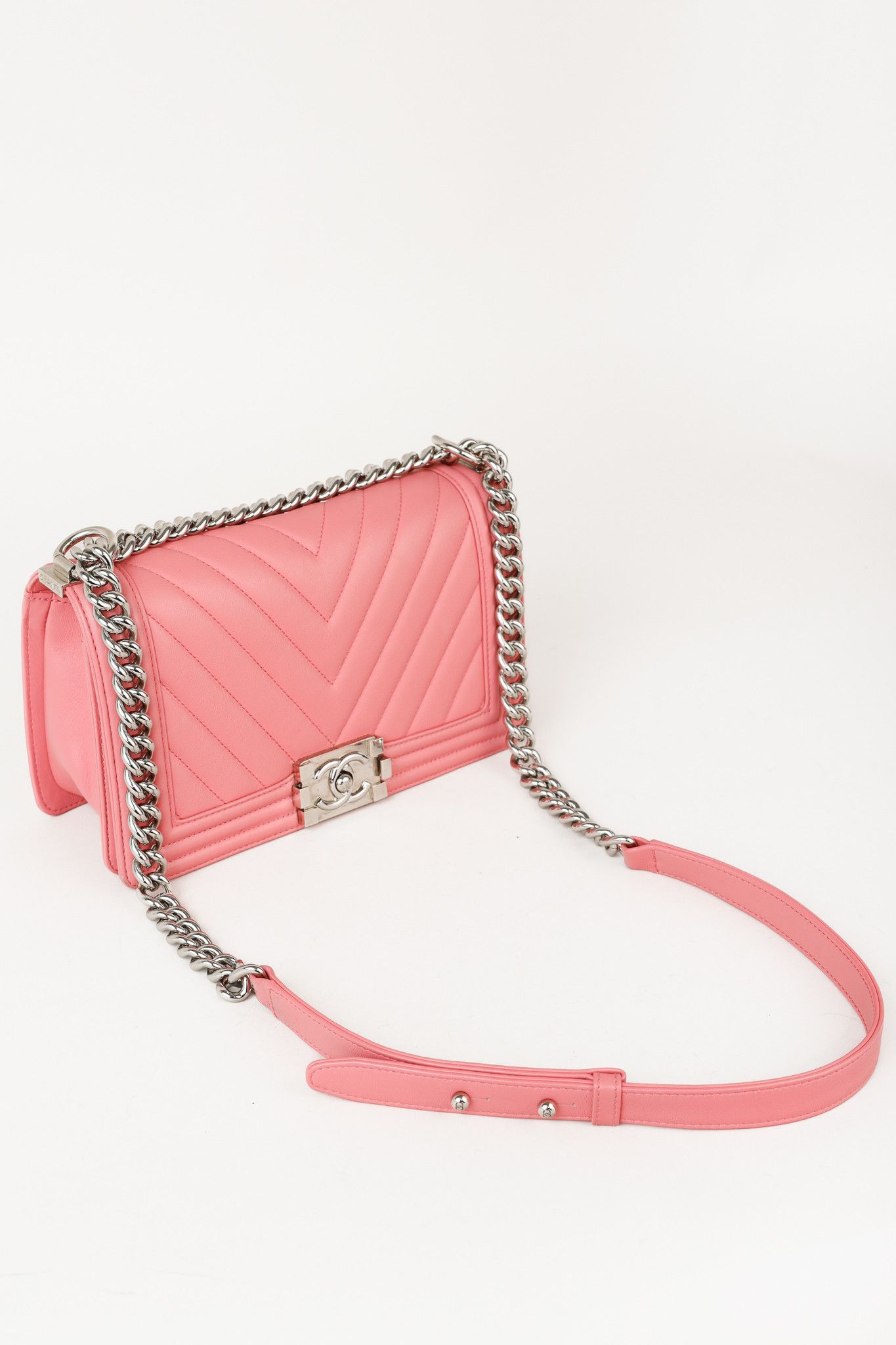 Chanel Chanel Boy Medium Pink Calfskin Chevron Flap Shoulder Bag Size ONE SIZE - 7 Thumbnail