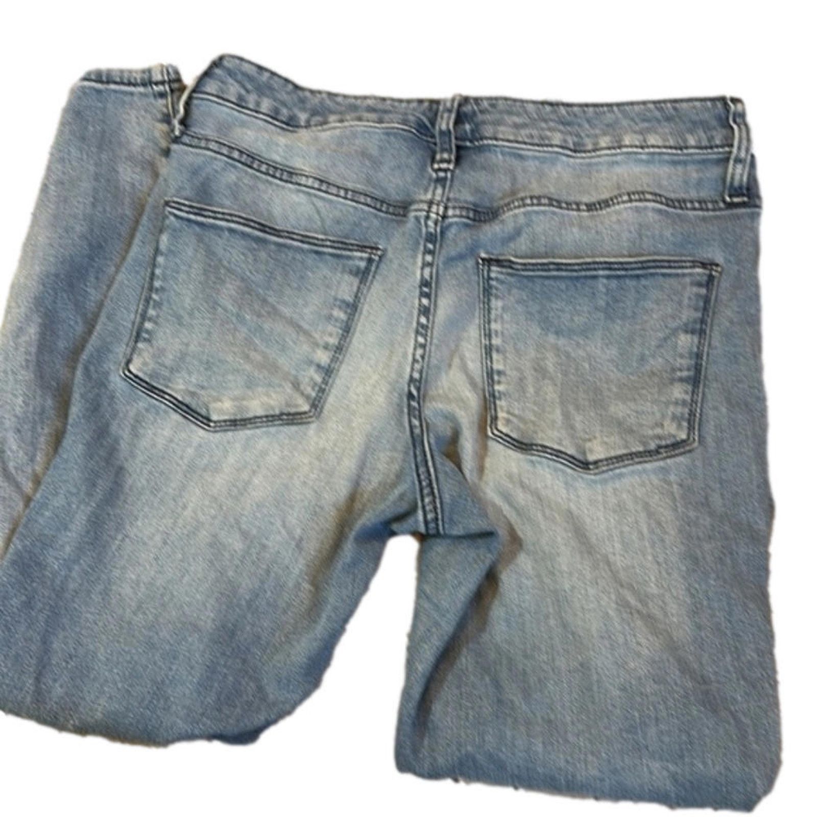 Designer Universal Thread Women's Light Wash Jeans Size 30" / US 8 / IT 44 - 6 Thumbnail