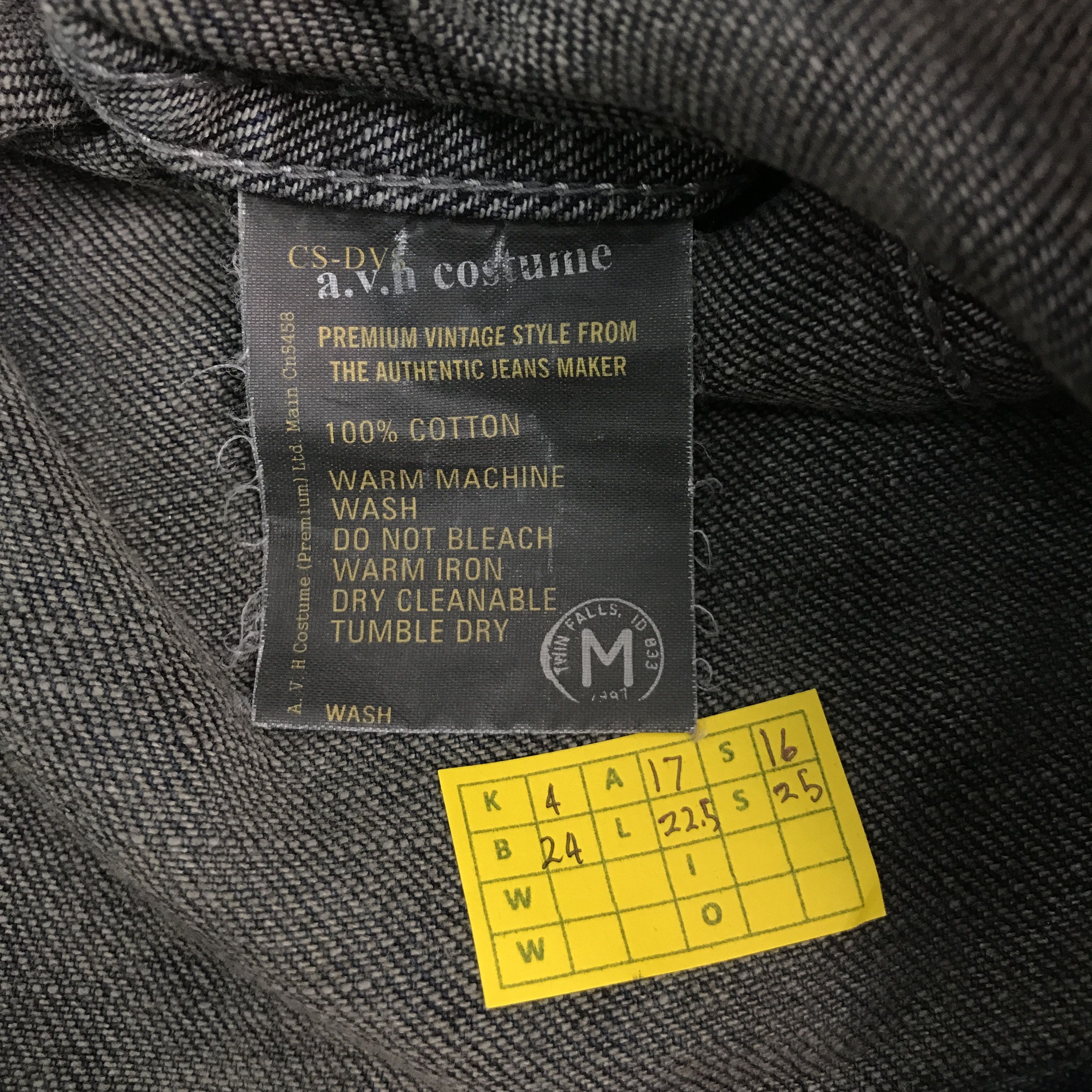 Japanese Brand Diggitty Denim Faded style button jean jacket Size US M / EU 48-50 / 2 - 9 Thumbnail