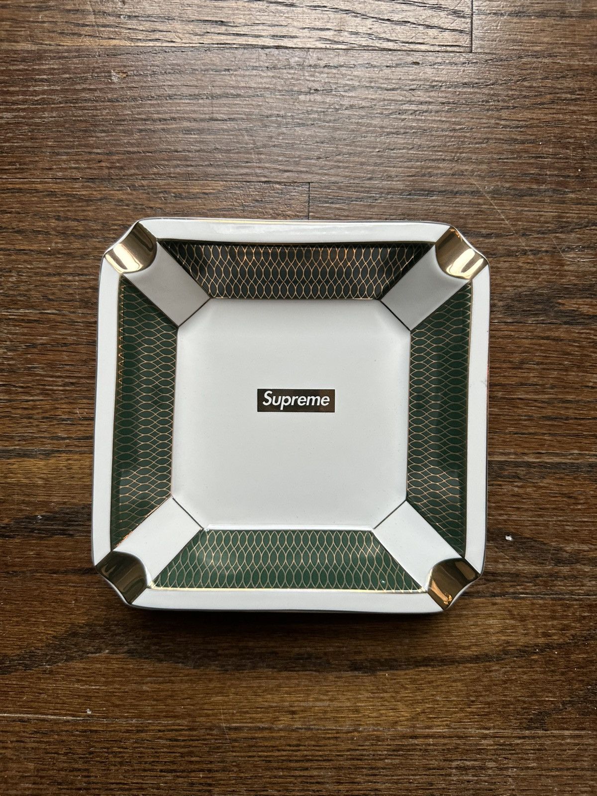 Supreme Supreme Small Gold Scale Ceramic Ashtray Size ONE SIZE - 1 Thumbnail