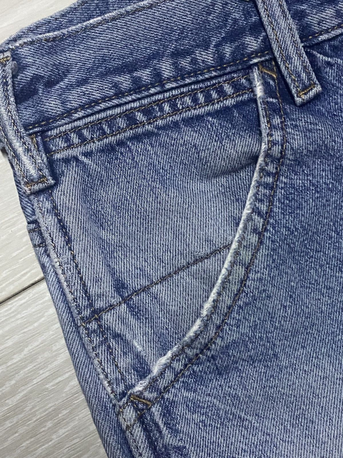 Uniqlo Vintage Uniqlo Blue Wash Taperred Leg Distressed Jeans Size US 32 / EU 48 - 8 Thumbnail