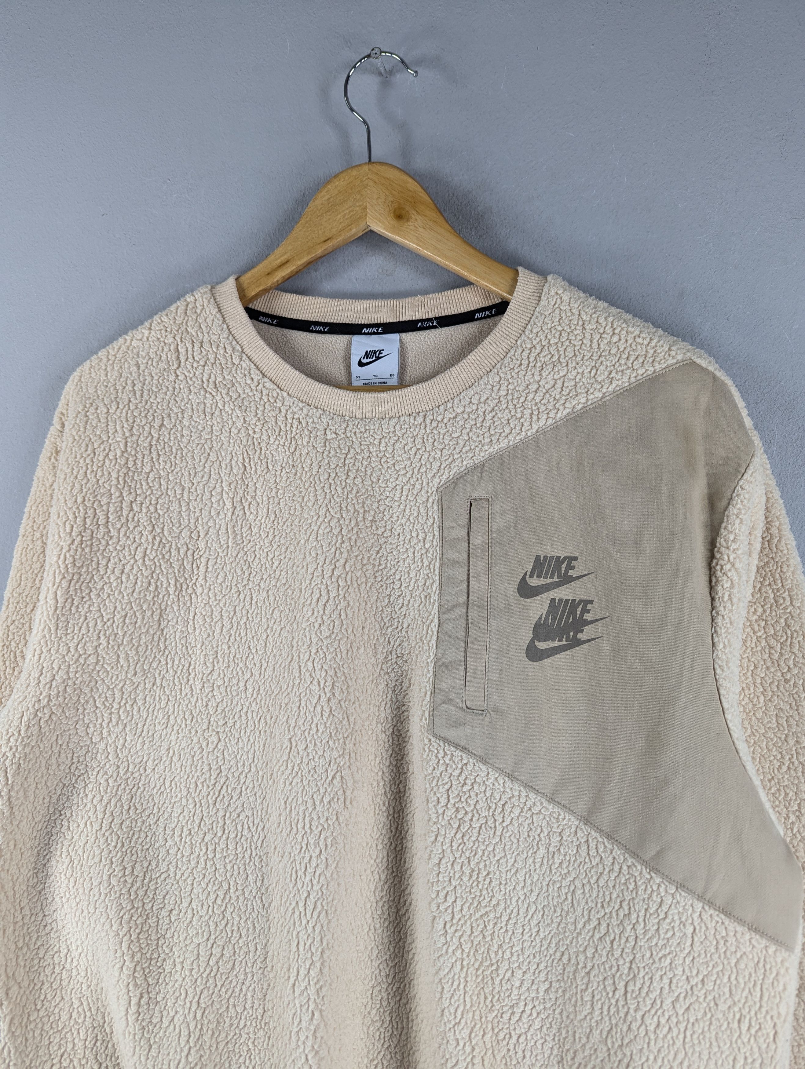 Nike Nike Multi Logo Fleece Sweatshirt Size US XL / EU 56 / 4 - 3 Thumbnail