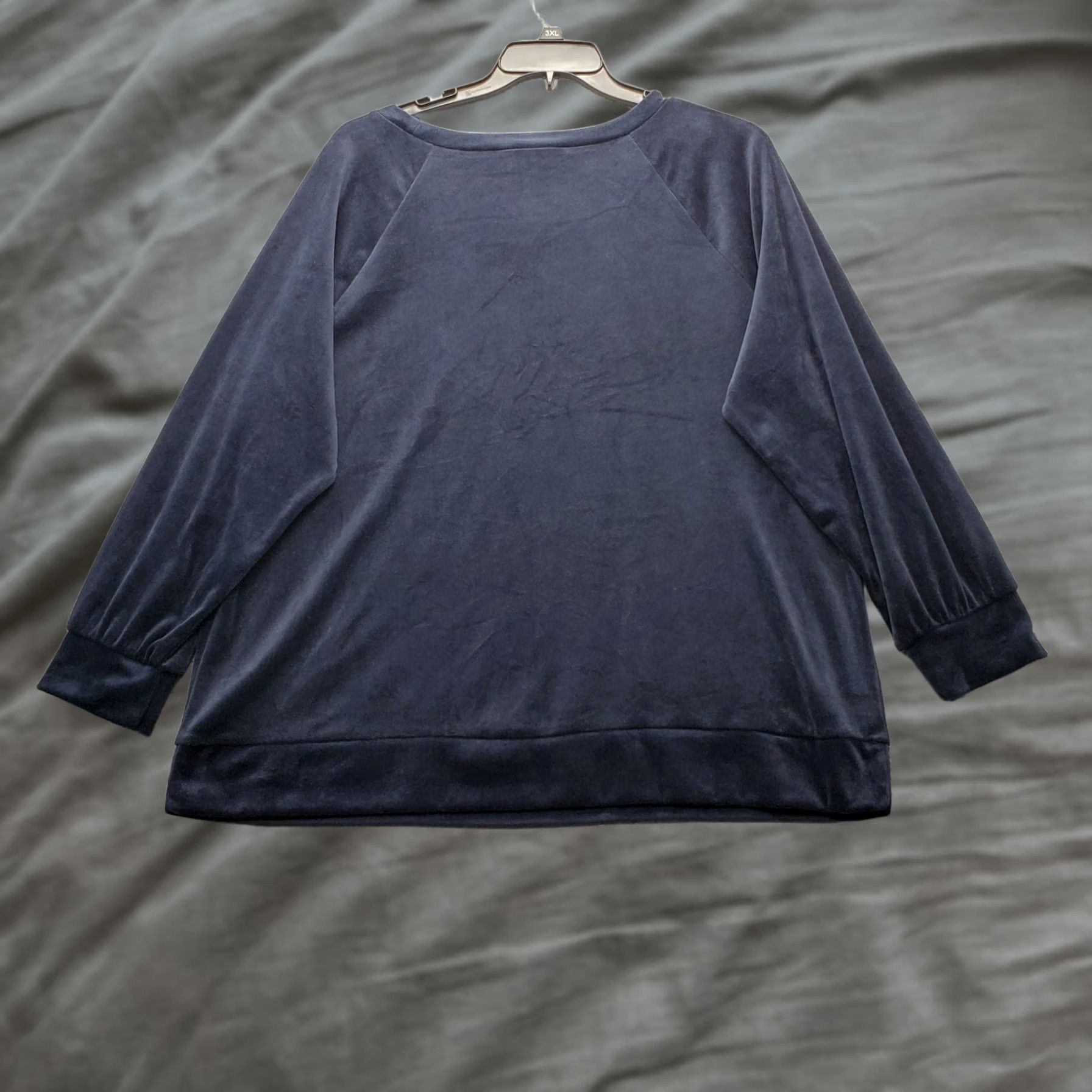 Loft LOFT Sweatshirt Womens 16/18 Navy Velour Elastic Cuff Hem Round Neck Pullover Shirt Womens Size 16/18 Navy Velour Pullover Size XXL / US 16-18 / IT 52-54 - 1 Thumbnail