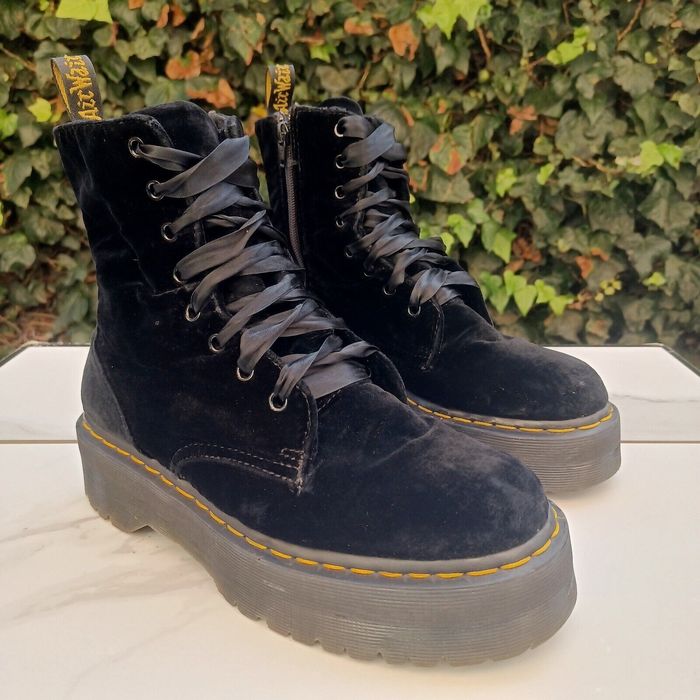 Doc martens velvet on sale jadon