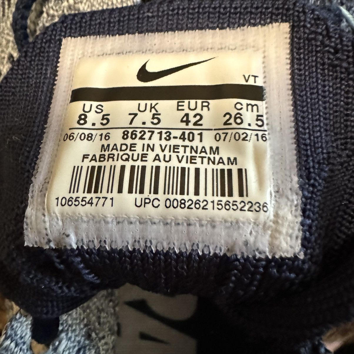 Nike Rare Nike Flyknit Racer Tint Blue size 8.5 (Lightly used) Size US 8.5 / EU 41-42 - 5 Thumbnail