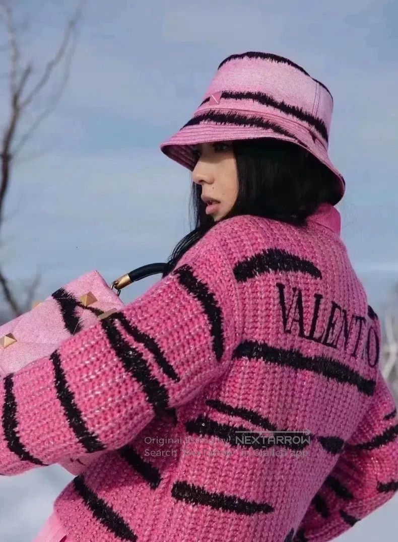 Valentino Valentino Embroidered letter logo mohair blend sweater Size XS / US 0-2 / IT 36-38 - 8 Thumbnail