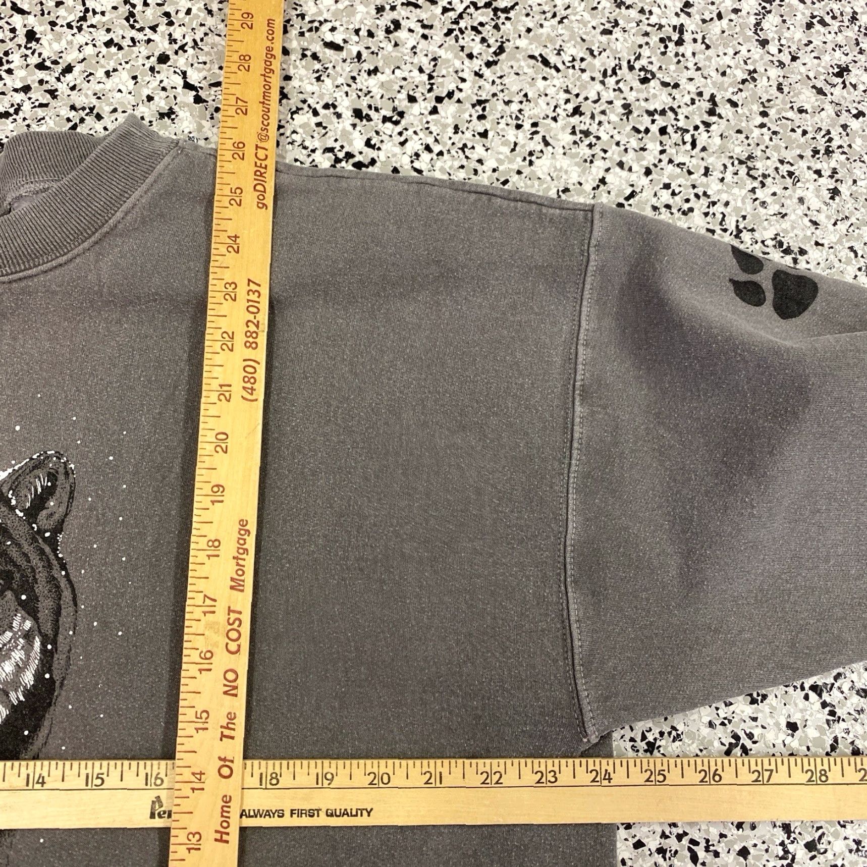 Hanes VINTAGE Hanes Graphic Wolf Crewneck Sweatshirt Mens XL Black Crew Neck Graphic Print 90s Moon Wolf Yellowstone Size US XL / EU 56 / 4 - 4 Thumbnail
