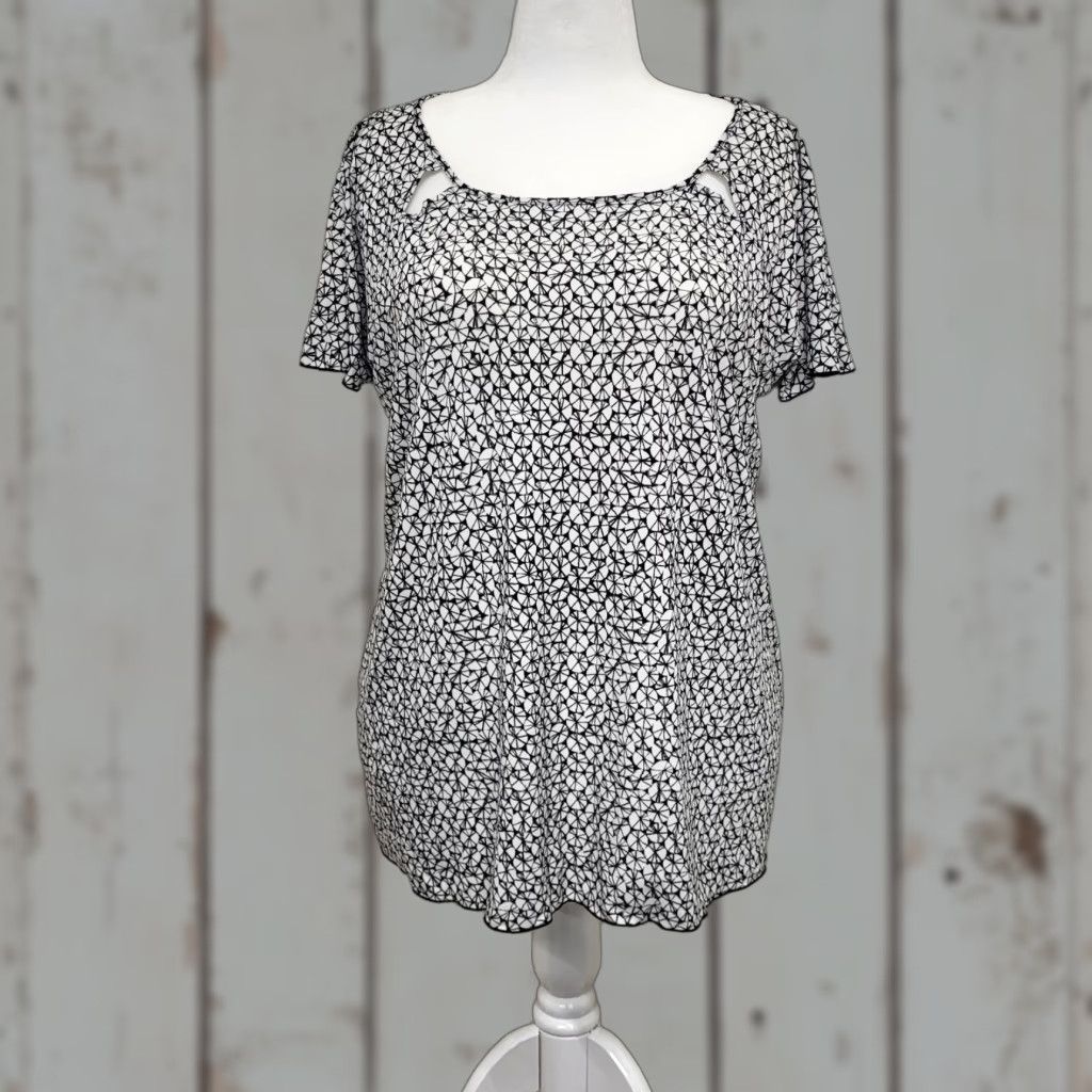 Worthington Worthington Blouse Shirt 1X Womens Plus Black White Stretch Short Sleeve Cap Sleeve Geometric Classic Career Size XL / US 12-14 / IT 48-50 - 1 Thumbnail