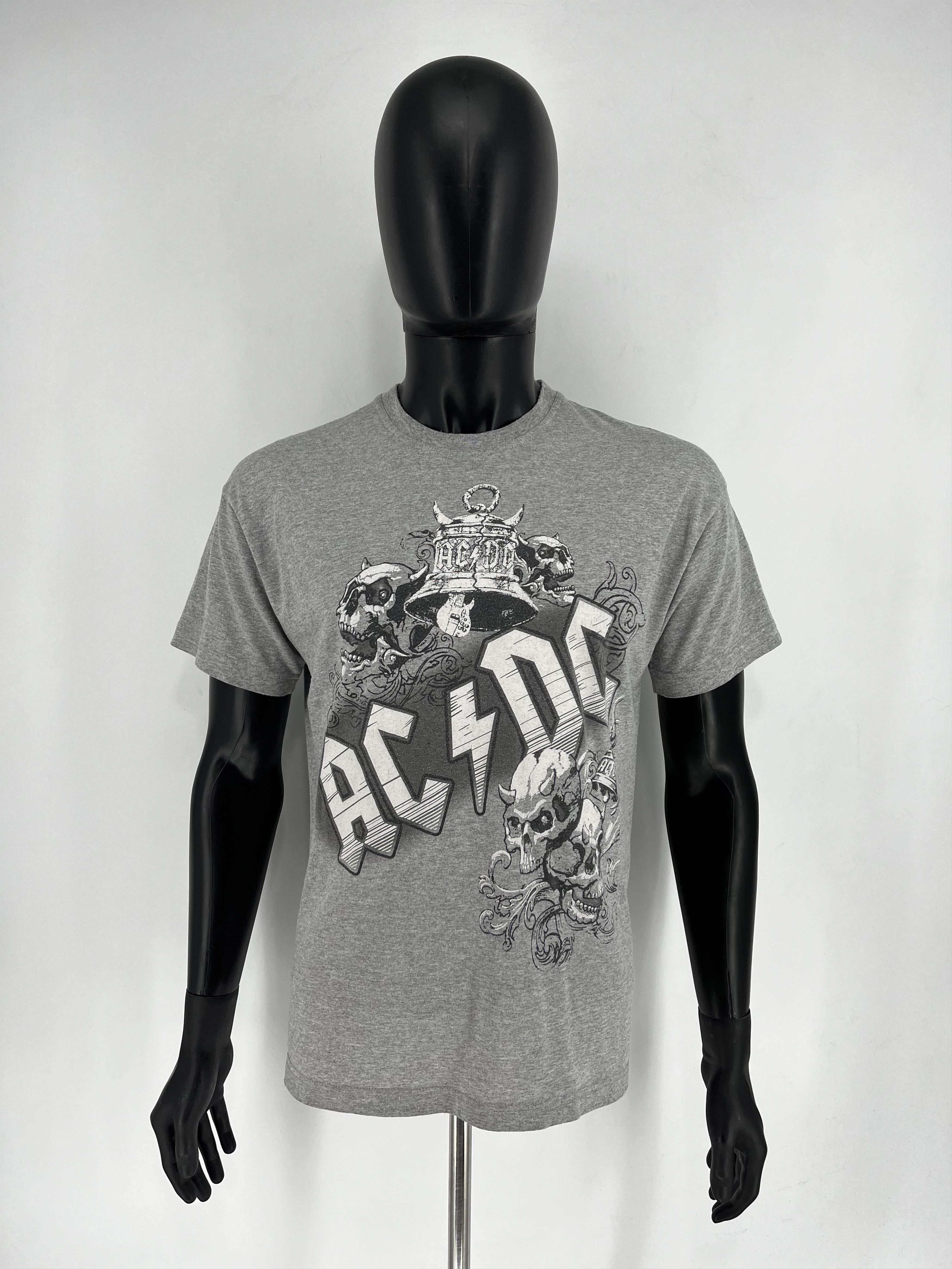 Band Tees Vintage Y2K AC/DC ACDC Big Logo High Voltage Band Tee Size US M / EU 48-50 / 2 - 2 Thumbnail