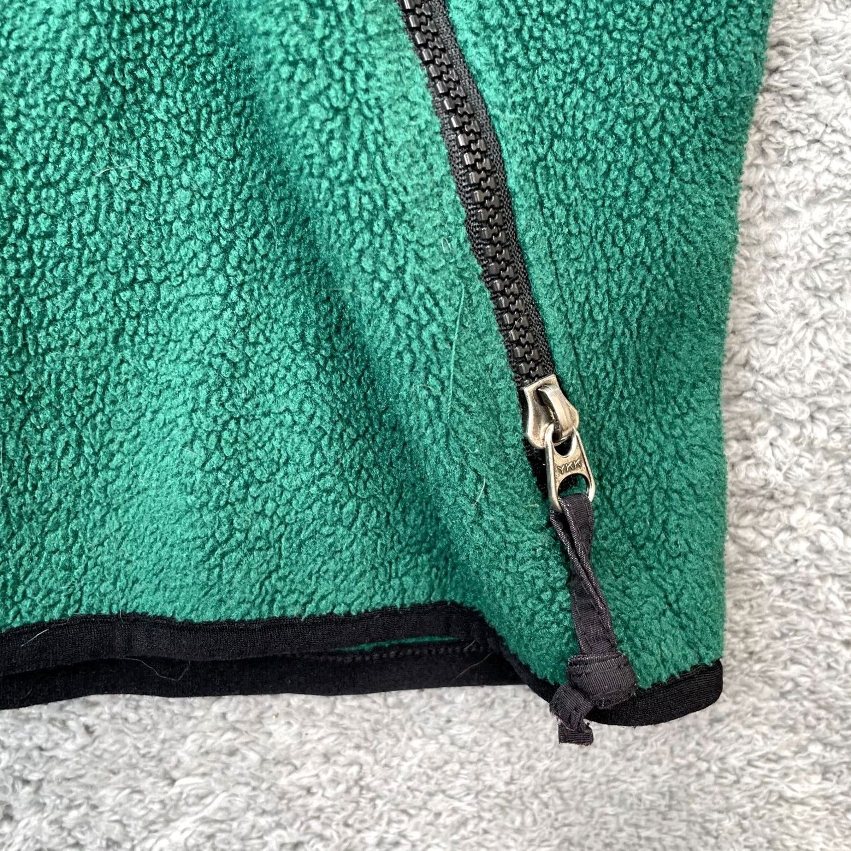 Sierra Designs VINTAGE Sierra Designs Vest Mens Medium Green Fleece Mock Neck Full Zip Hiking Jacket/Coat Short Stand-Up Collar Mens Size US M / EU 48-50 / 2 - 3 Thumbnail