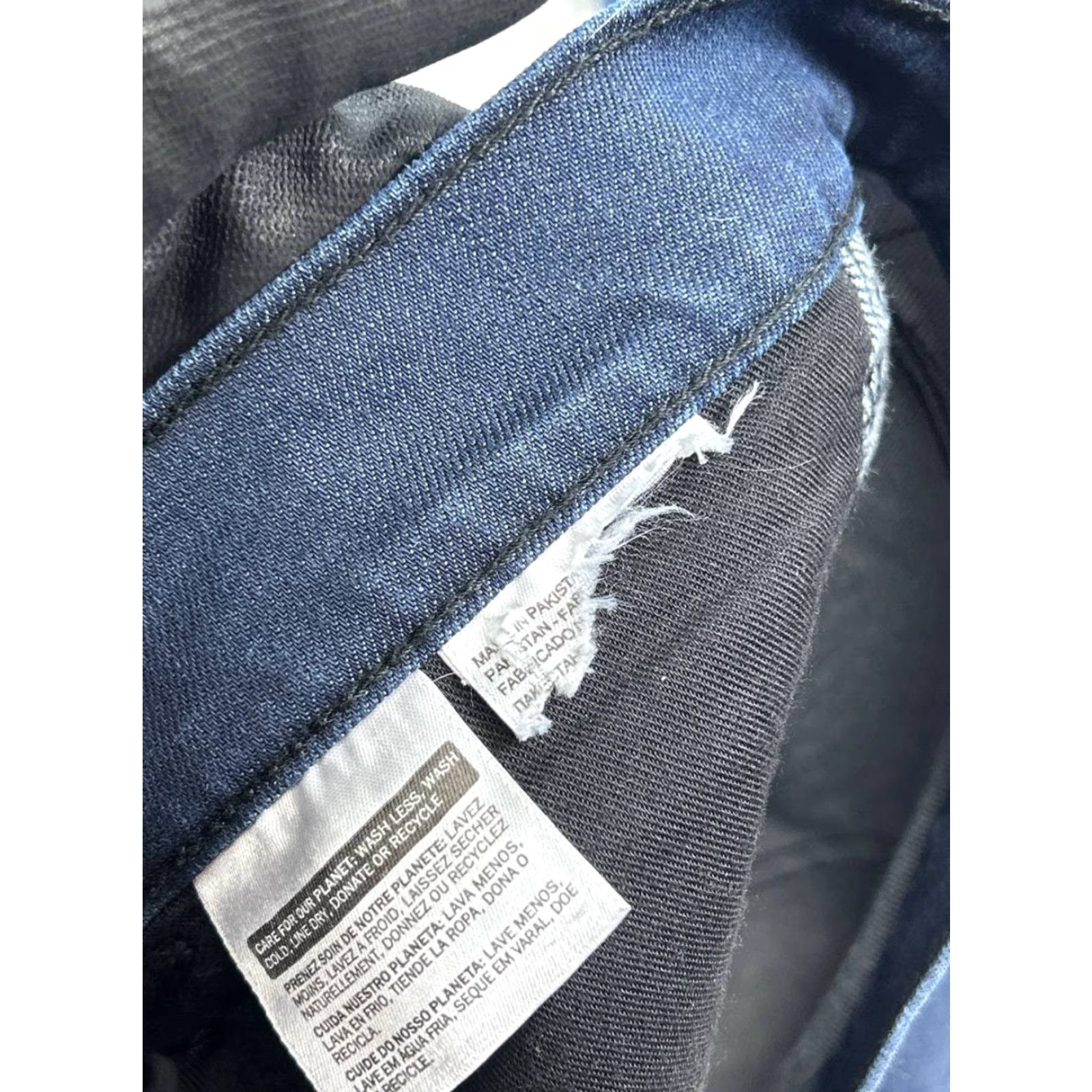Levi's Levis 513 Jeans Mens 36 Blue Denim Indigo Wash Cotton Mid Rise 34x28 Regular Jeans Mens Blue Denim Indigo Wash 513 Levi's Size US 36 / EU 52 - 7 Thumbnail