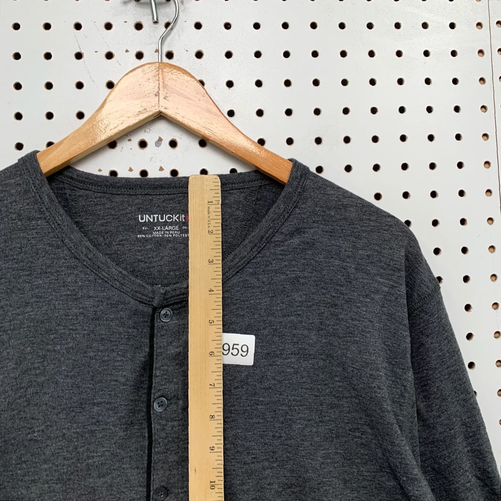 UNTUCKit UNTUCKit Henley Shirt Mens 2XL Gray Long Sleeve Preppy Base Layer Size US XXL / EU 58 / 5 - 6 Thumbnail