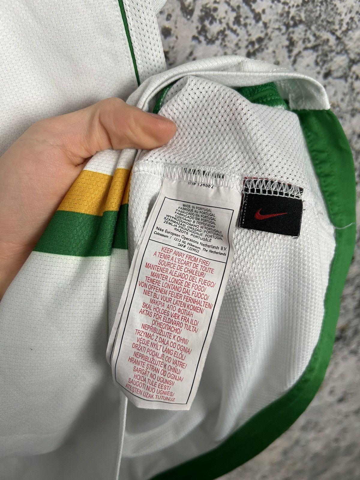 Nike Vintage Celtic Glasgow Nike Carling Soccer Jersey Football Size US XL / EU 56 / 4 - 6 Thumbnail