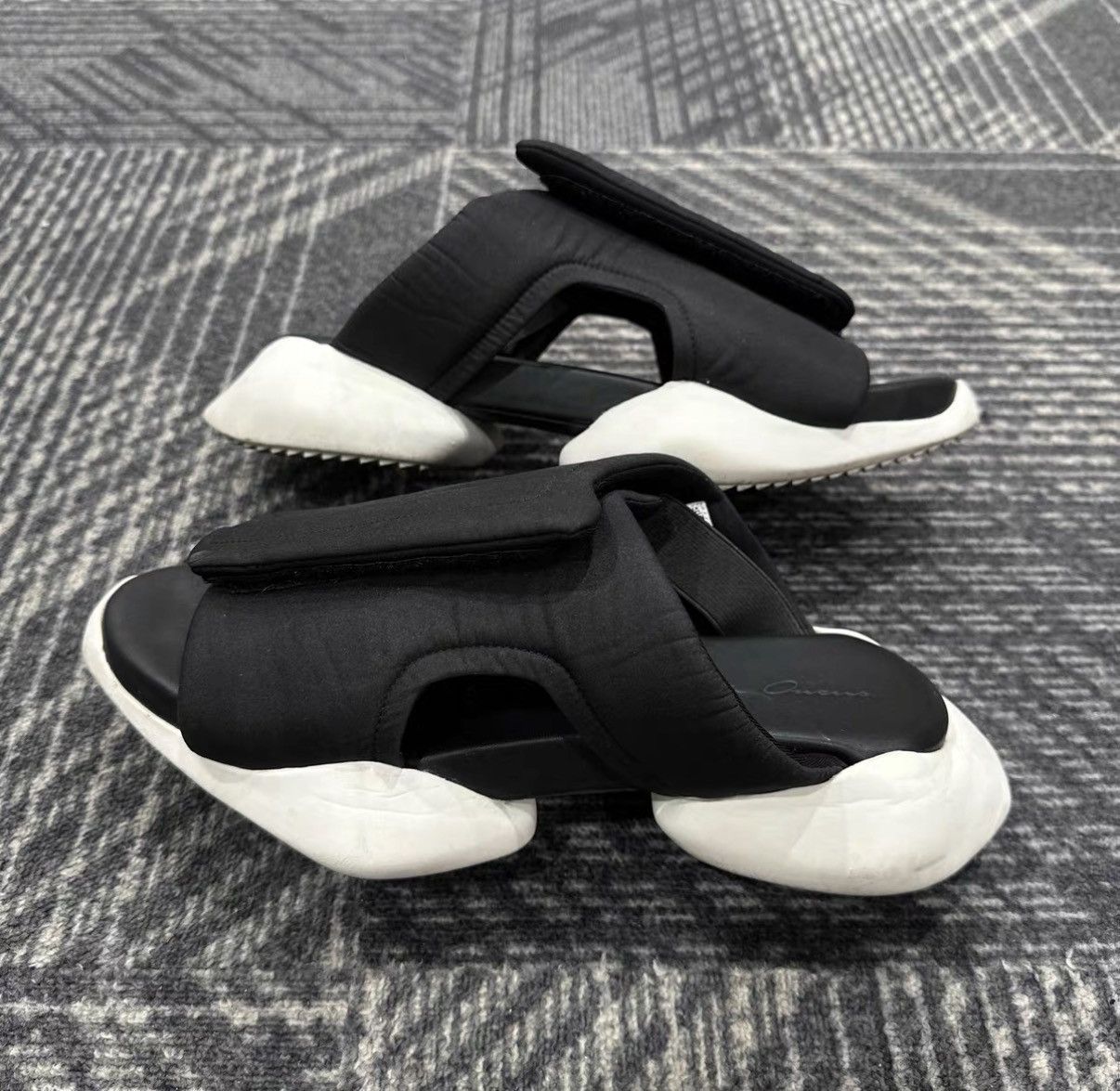 Rick Owens Rick Owens x Adidas Tank Slides J42 Size US 8.5 / EU 41-42 - 4 Thumbnail