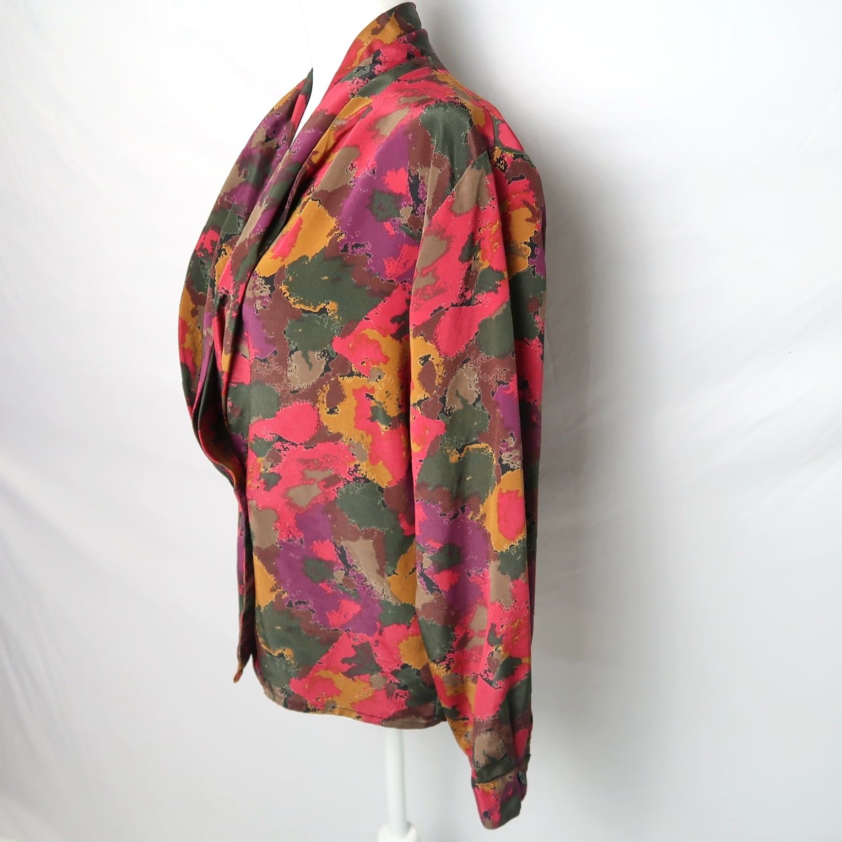 Vintage VINTAGE 90s Impressions pink and green abstract print shawl collar blouse M Size M / US 6-8 / IT 42-44 - 4 Thumbnail