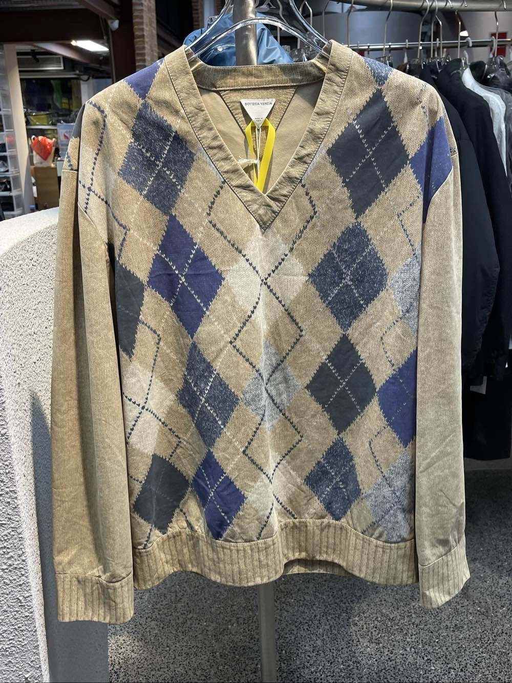 Bottega Veneta Bottega Veneta Argyle Leather V-Neck Sweater Size M Size US M / EU 48-50 / 2 - 1 Thumbnail