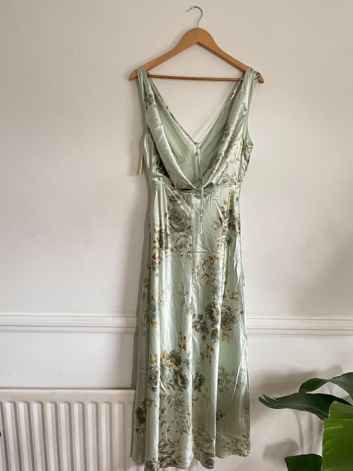 Other Thirty Thirty LA Sage Green Satin Floral Midi Dress BNWT Size M / US 6-8 / IT 42-44 - 5 Thumbnail