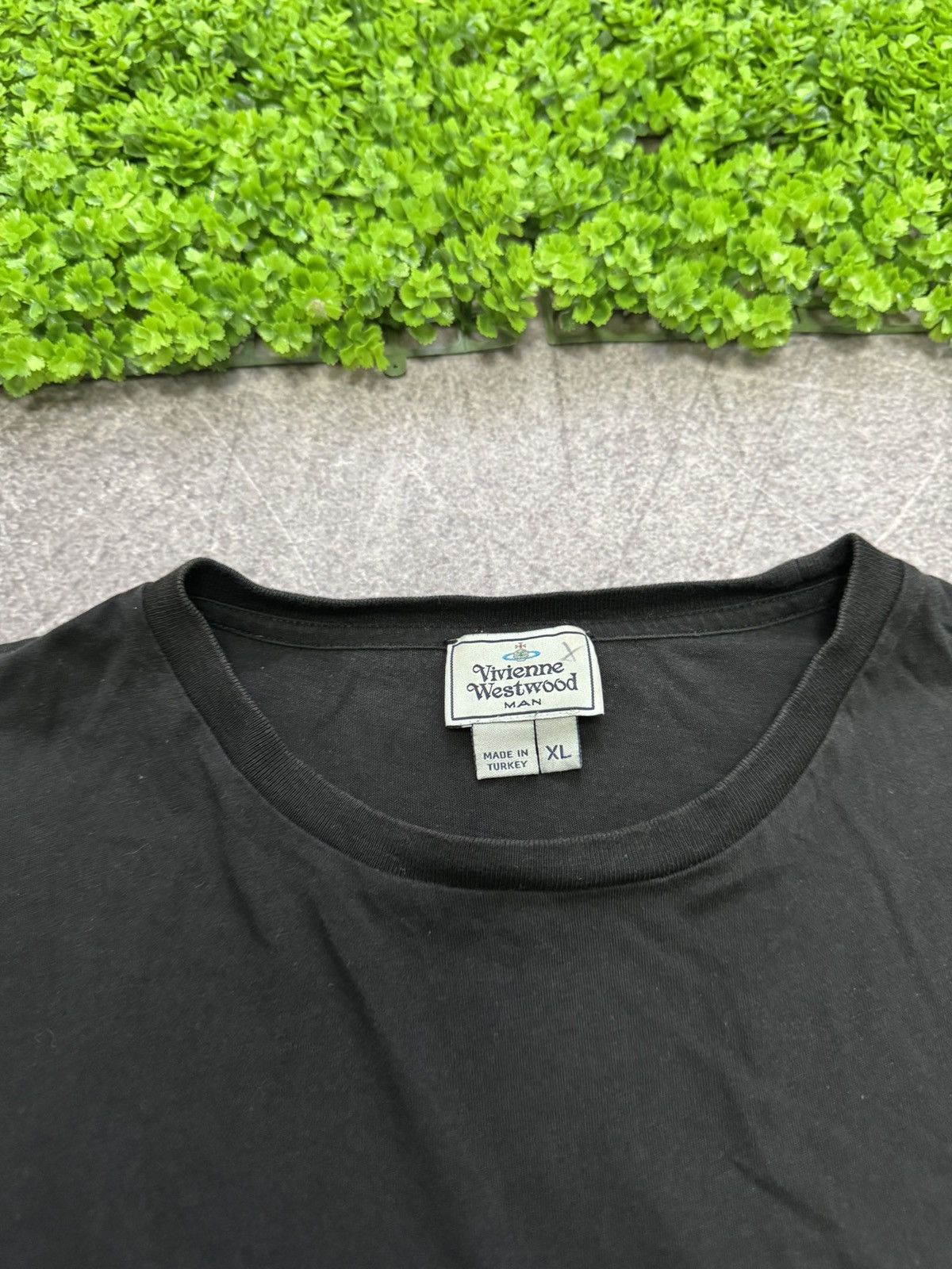 Vivienne Westwood Vivienne Westwood black T shirt size L Size US XL / EU 56 / 4 - 2 Thumbnail