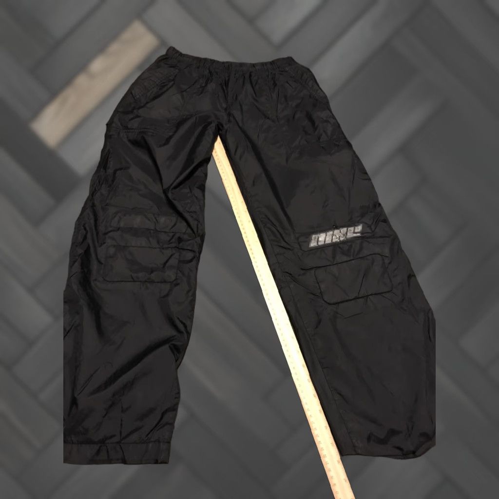Nike VINTAGE Nike Track Pants Women XL Black Baggy Nylon Windbreaker Y2K Style Pants Womens Size 40" / US 18 - 1 Thumbnail