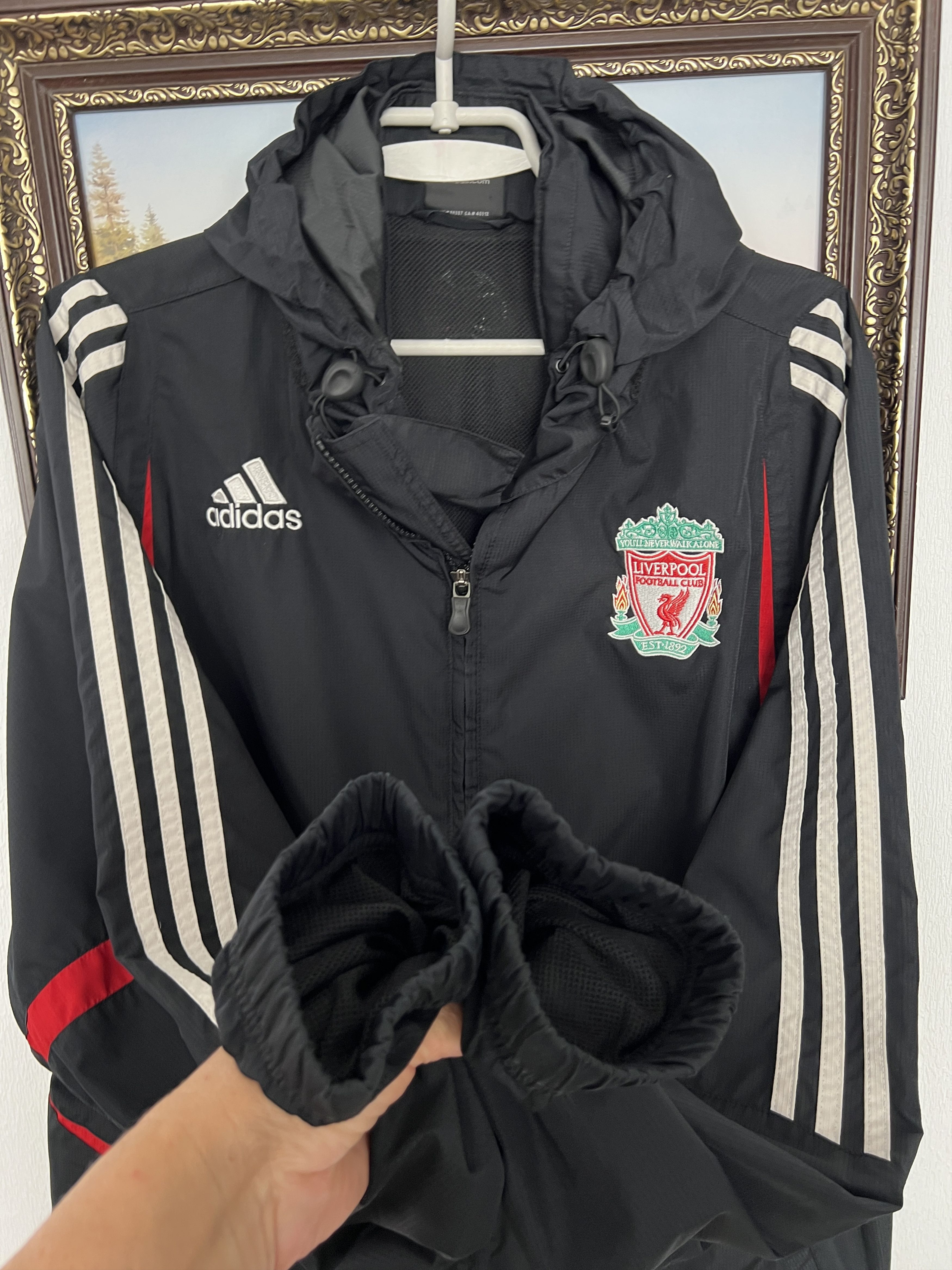Adidas Vintage Adidas Liverpool Football Jacket Hooded Soccer Size US L / EU 52-54 / 3 - 7 Thumbnail
