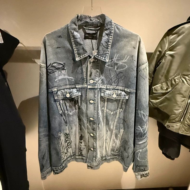 Balenciaga Balenciaga Hand-painted printed logo denim jacket 2501-Next Size US M / EU 48-50 / 2 - 1 Thumbnail