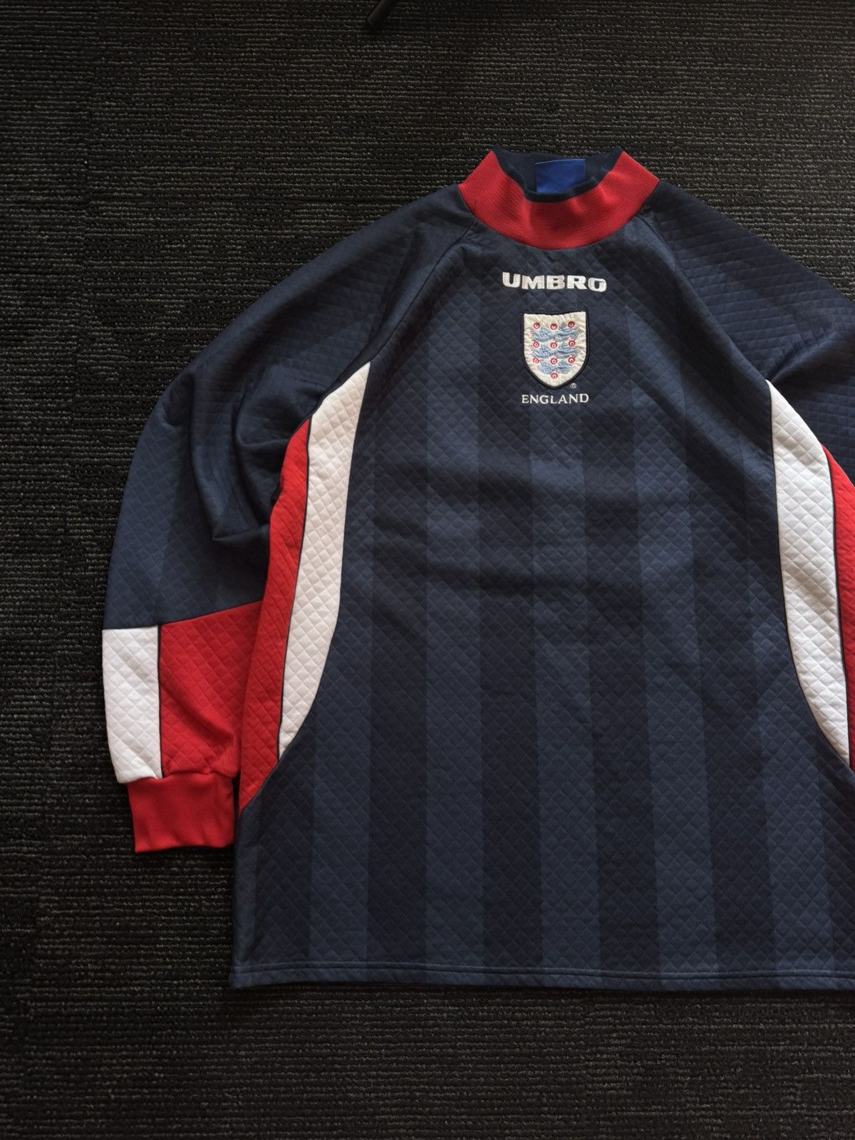 Umbro England 1997-98 Away Goalkeeper shirt Size US XL / EU 56 / 4 - 3 Thumbnail