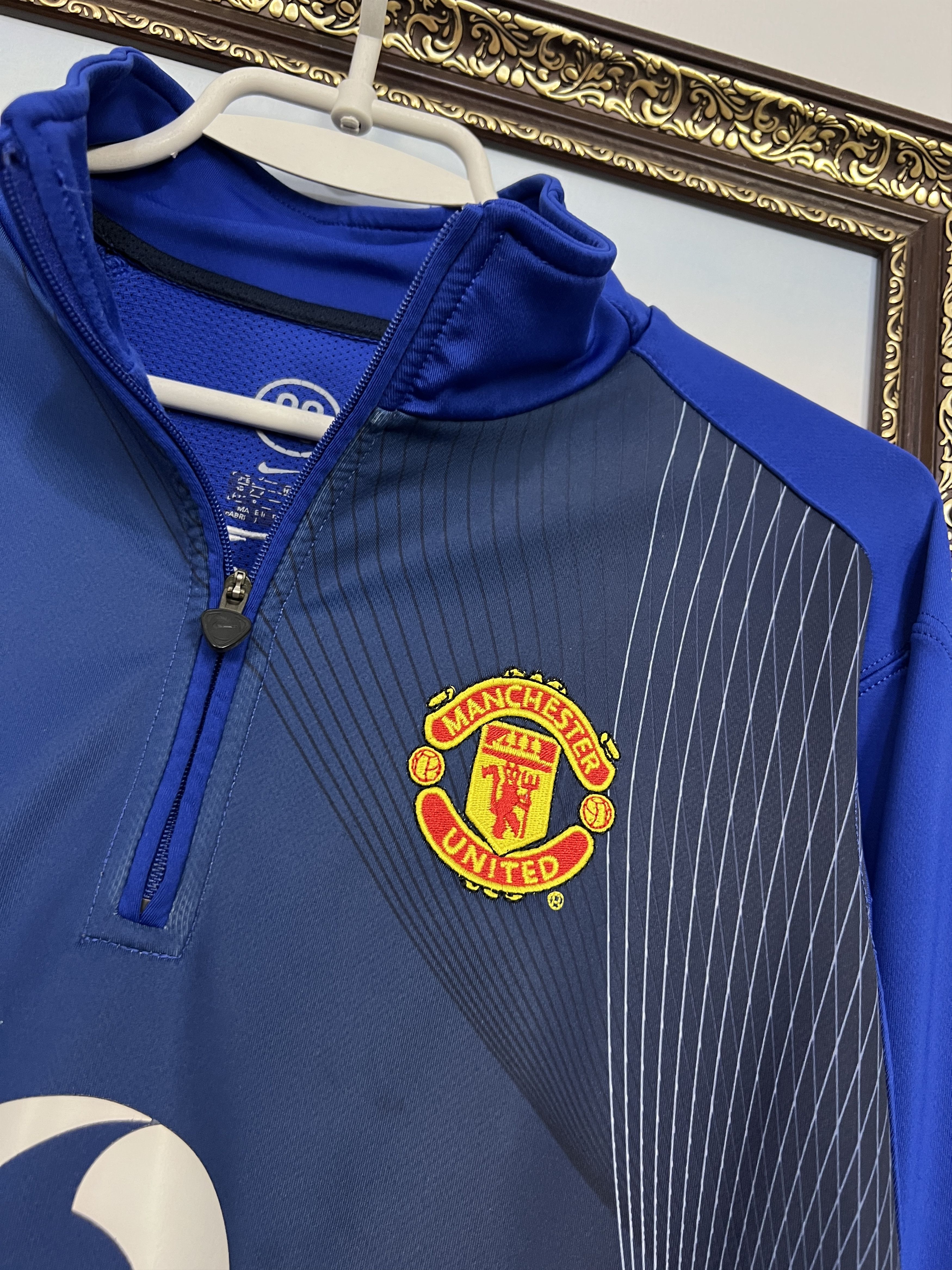 Vintage Nike Manchester United Football Train Sweatshirt