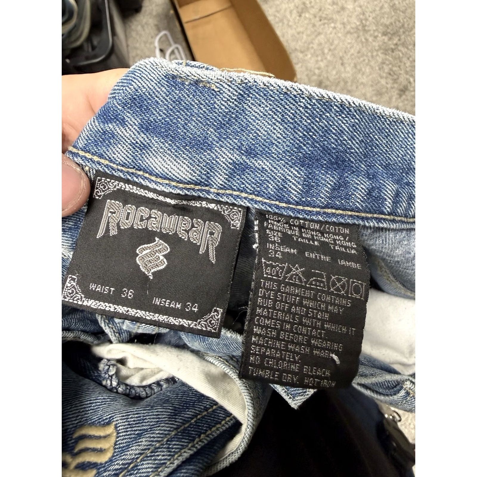 Rocawear VINTAGE Rocawear Jeans Baggy 90s Grunge Hip Hop Punk Jnco 98s Wide-Leg Mens 36x34 Blue Denim Cotton Blend Stone Wash Light 5-Pocket Relaxed Size US 36 / EU 52 - 3 Thumbnail