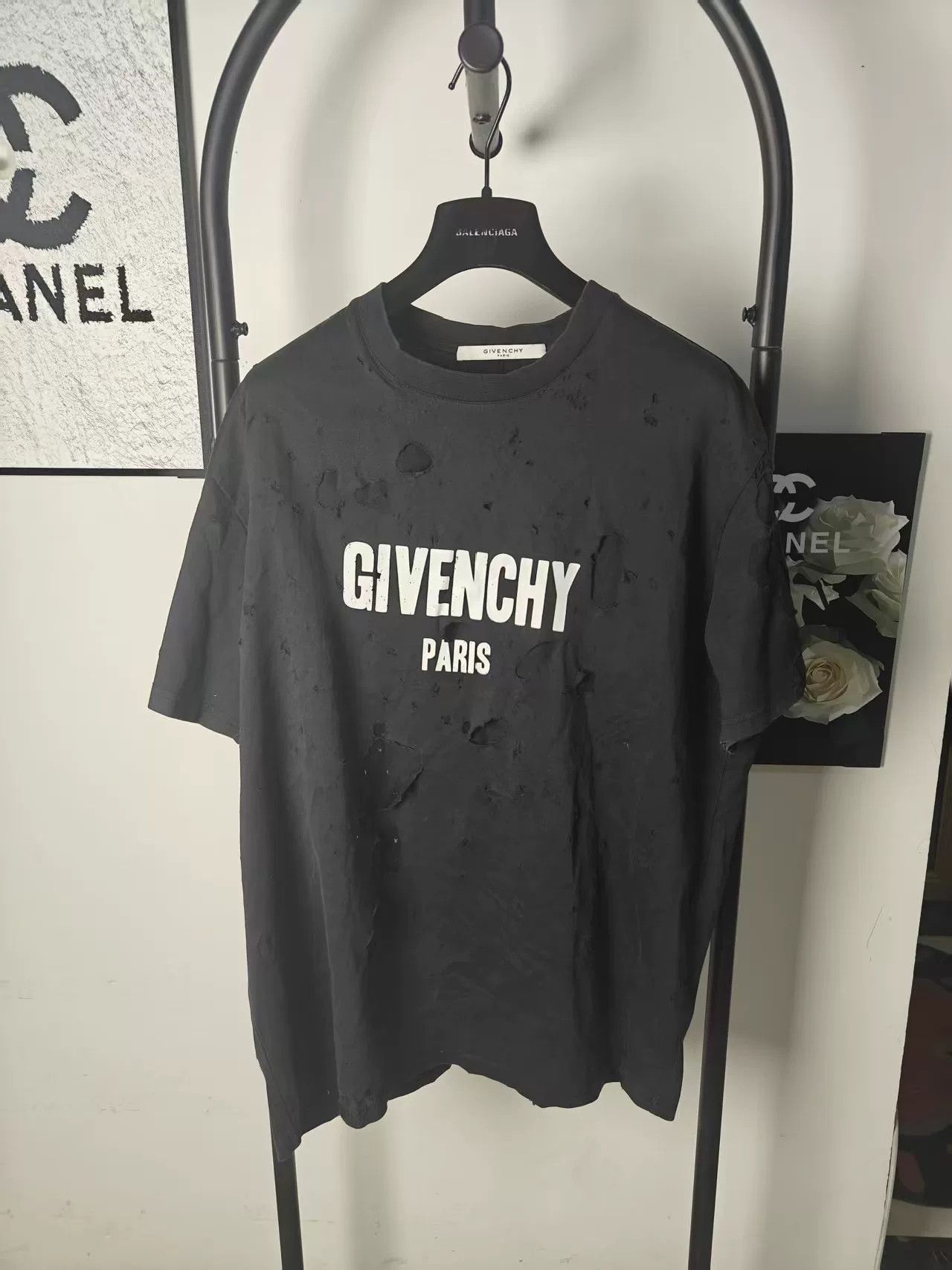 Givenchy Givenchy Short Sleeve T-shirt With Distress Size US M / EU 48-50 / 2 - 1 Thumbnail