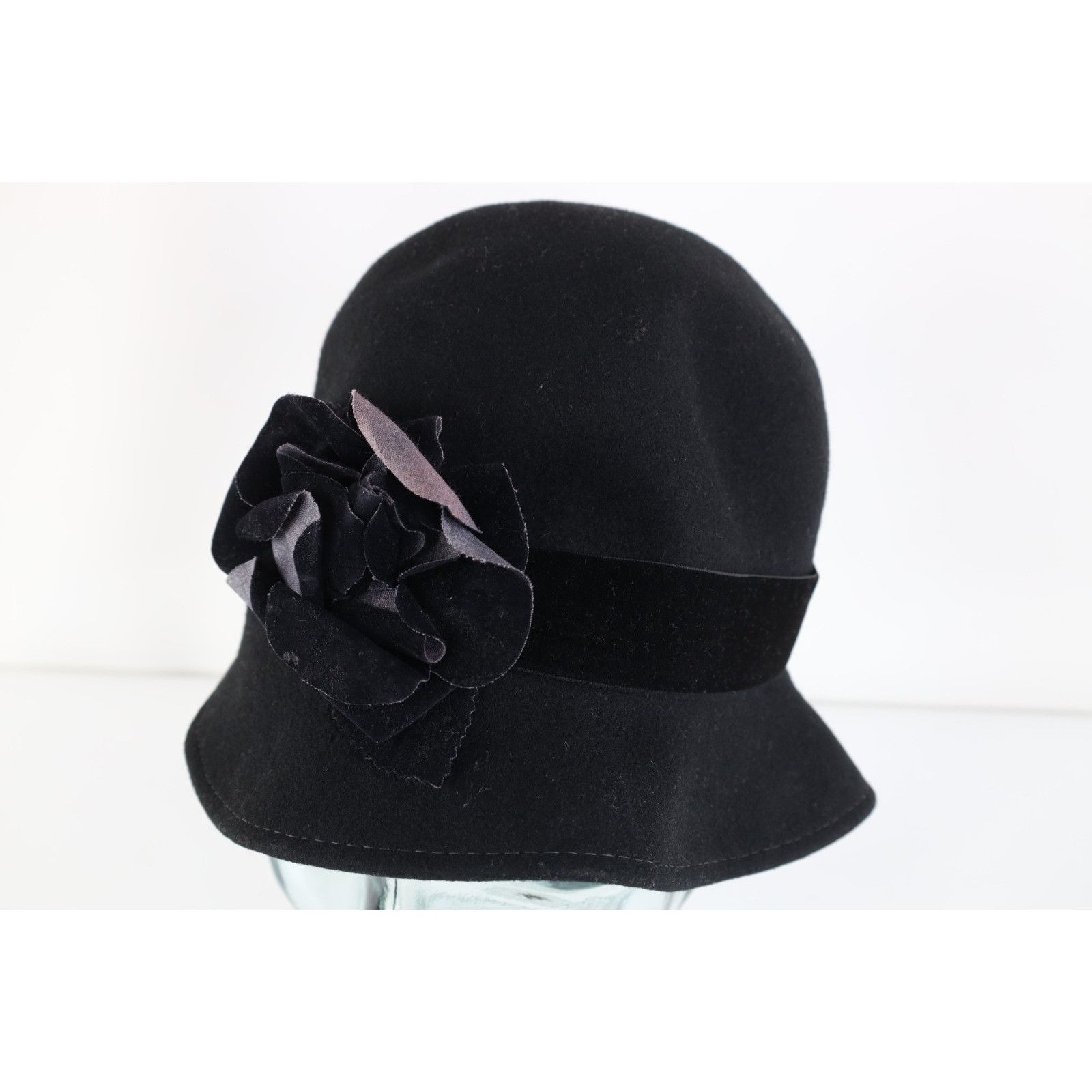 Vintage Vintage 50s Streetwear Felt Wool Flower Band Cloche Hat Cap Size ONE SIZE - 1 Thumbnail