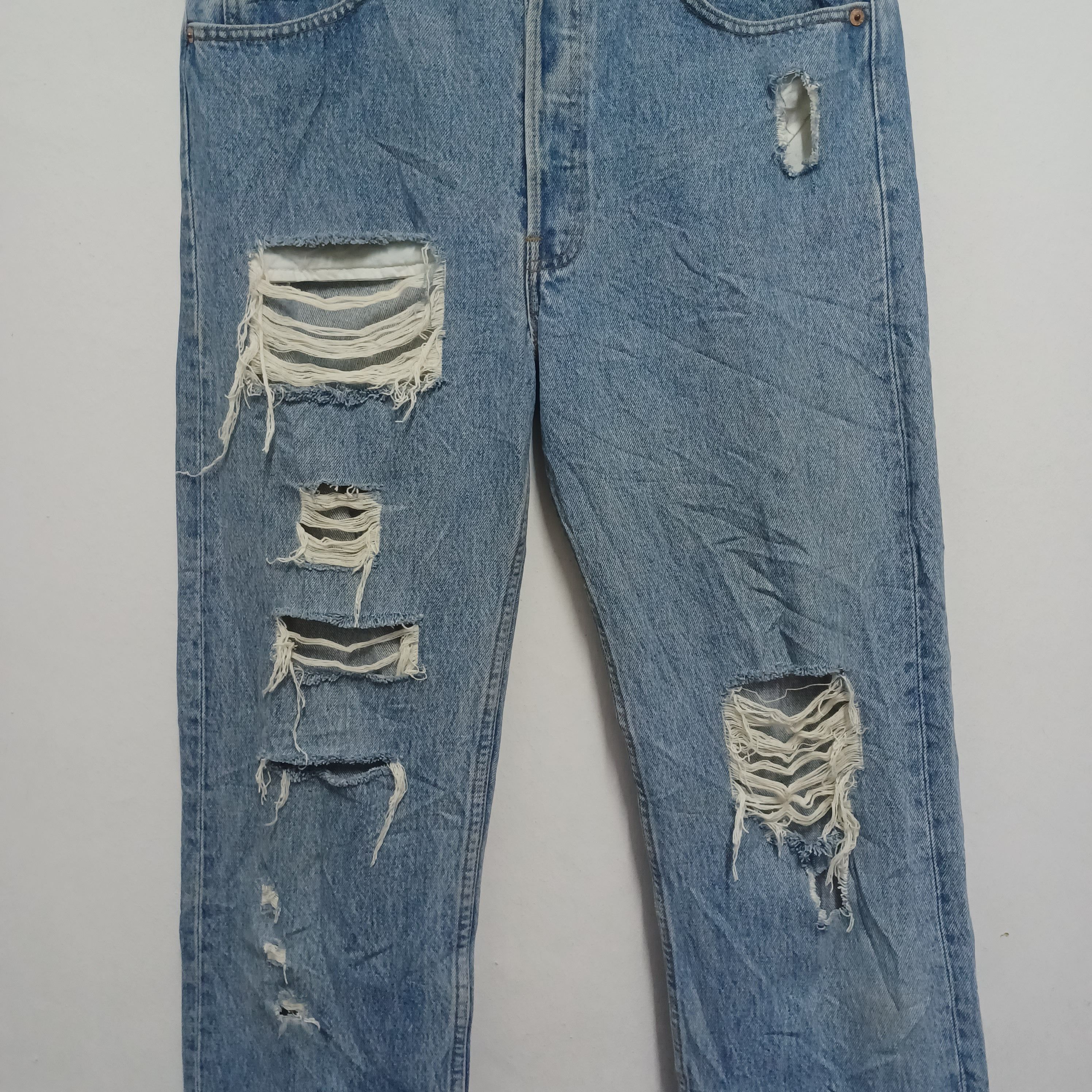 Levi's × Levi's Vintage Clothing VINTAGE 90' LEVIS 501 USA DISTRESSED JEANS Size US 33 - 4 Thumbnail