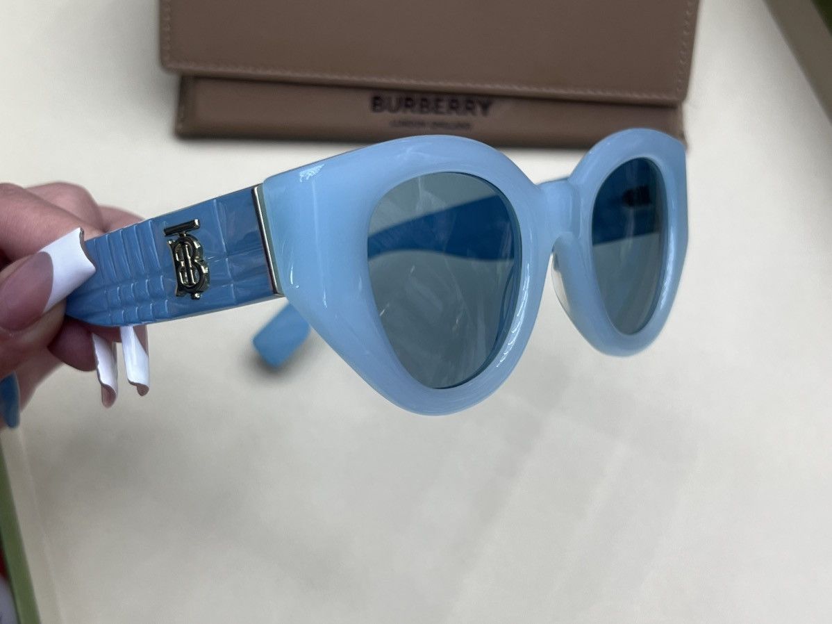 Burberry Burberry Meadow Sunglasses Size ONE SIZE - 6 Thumbnail