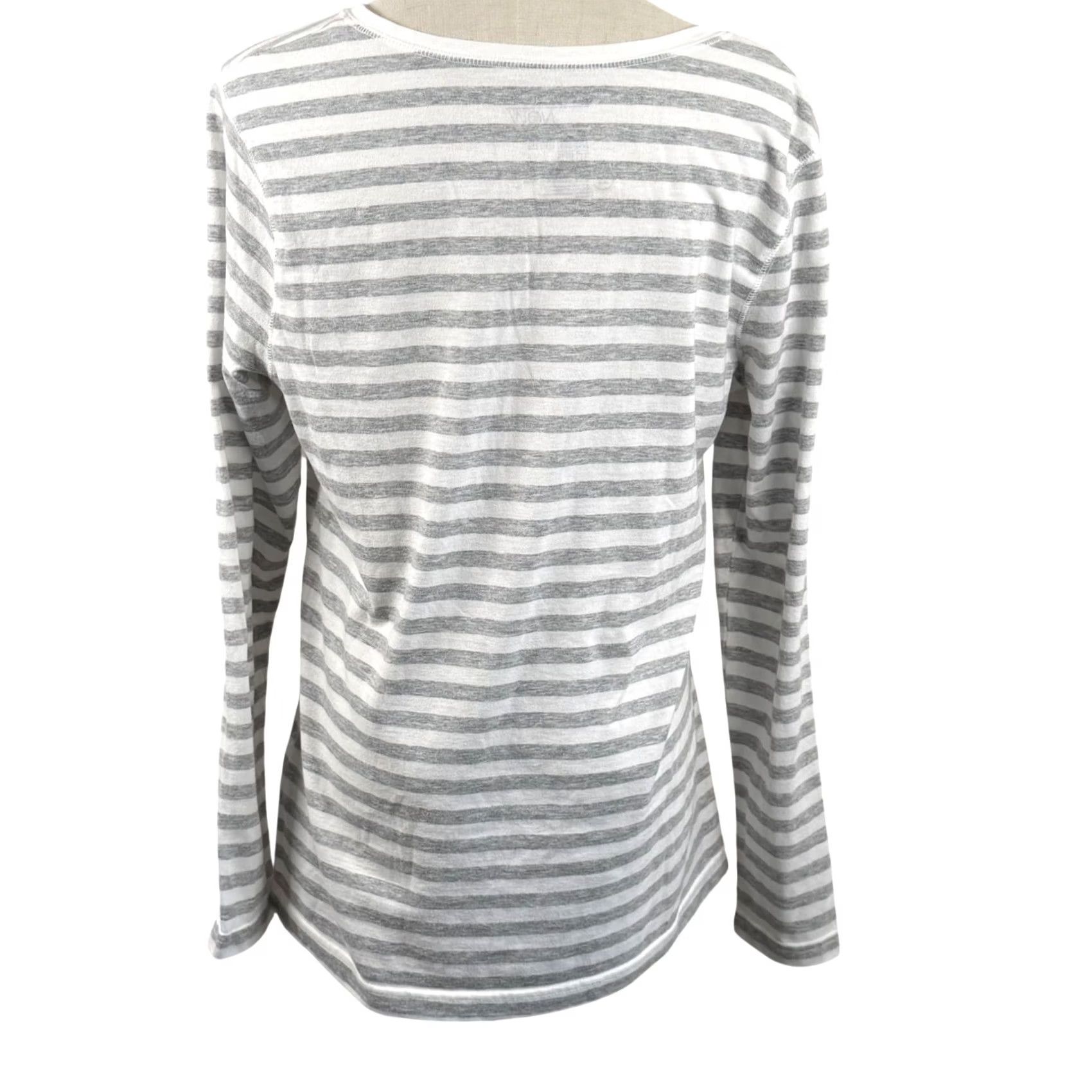 Vintage Danskin Now Active Tee XL Grey White Striped V Neck Long Sleeve Breathable Basic Size XL / US 12-14 / IT 48-50 - 3 Thumbnail