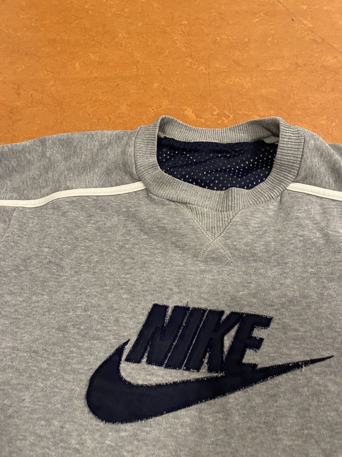 Nike × Vintage Vintage Nike Big Logo Sweatshirt Grey 2005-2007 Size US M / EU 48-50 / 2 - 7 Thumbnail