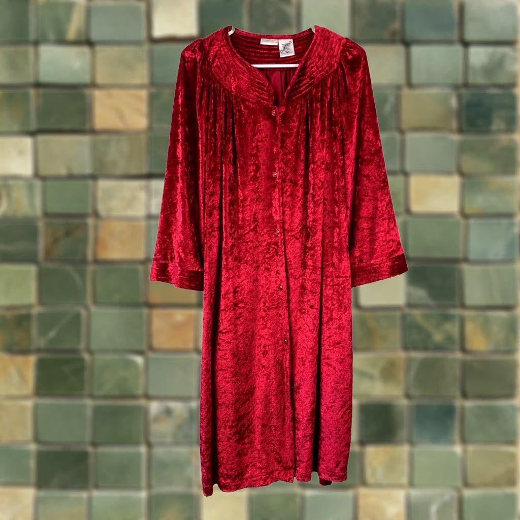Velvet VINTAGE Simply Basic Crushed Velvet Red Nightgown 1X Plus XS? Size ONE SIZE - 1 Thumbnail
