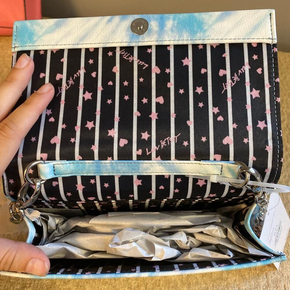 Designer Luv Betsey Tie-Dye Ellen Patent Wallet On A String Cross Size ONE SIZE - 6 Thumbnail