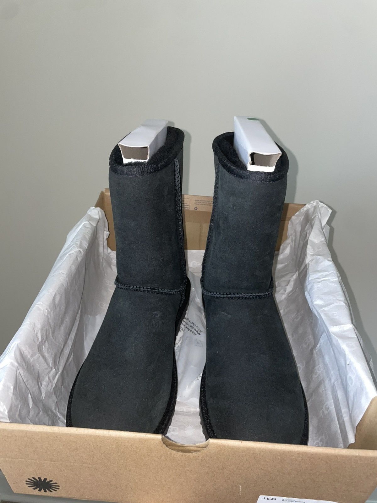 Ugg UGG Women’s Classic Short II Size US 9 / IT 39 - 3 Thumbnail