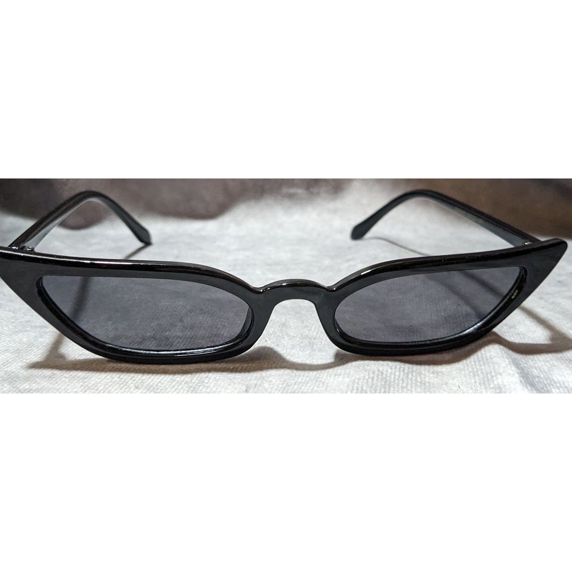 Other W&Y Ying Gothic Thin Cateye Vampire Sunglasses Size ONE SIZE - 1 Thumbnail