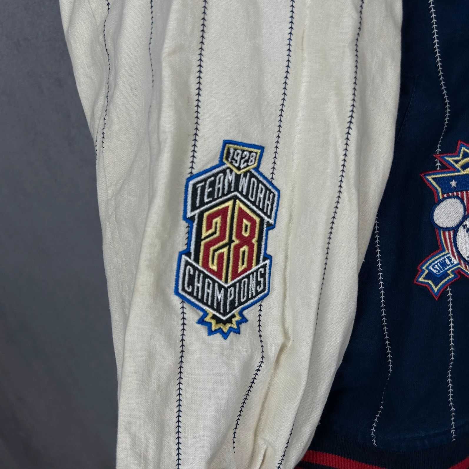 Disney Jacket Disney vintage 90s Baseball big logo Mickey Mouse Size US XL / EU 56 / 4 - 7 Thumbnail