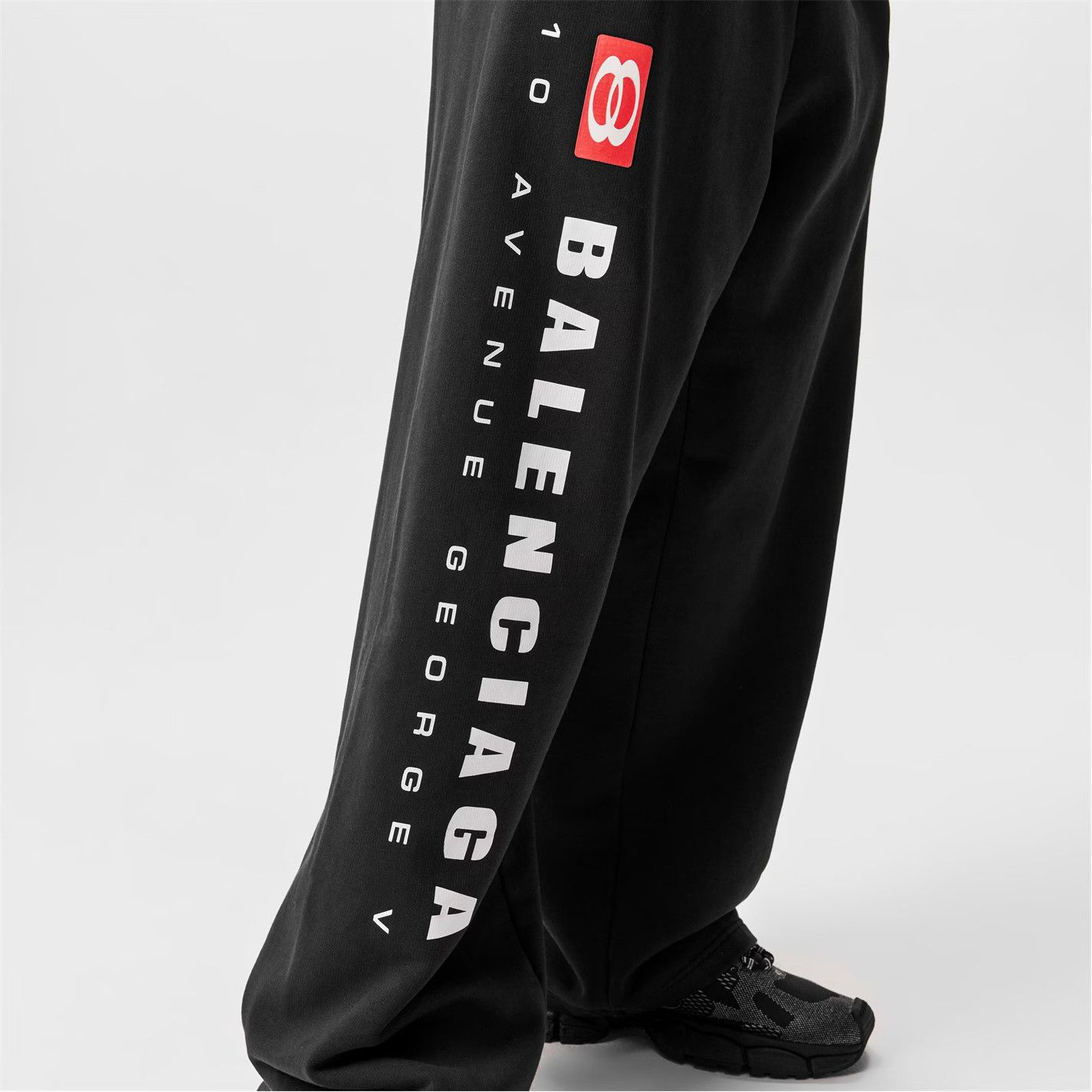 Balenciaga o1g2r1mq0226Wide Leg Jersey Open Sweatpants In Faded Black Size US 32 / EU 48 - 5 Thumbnail