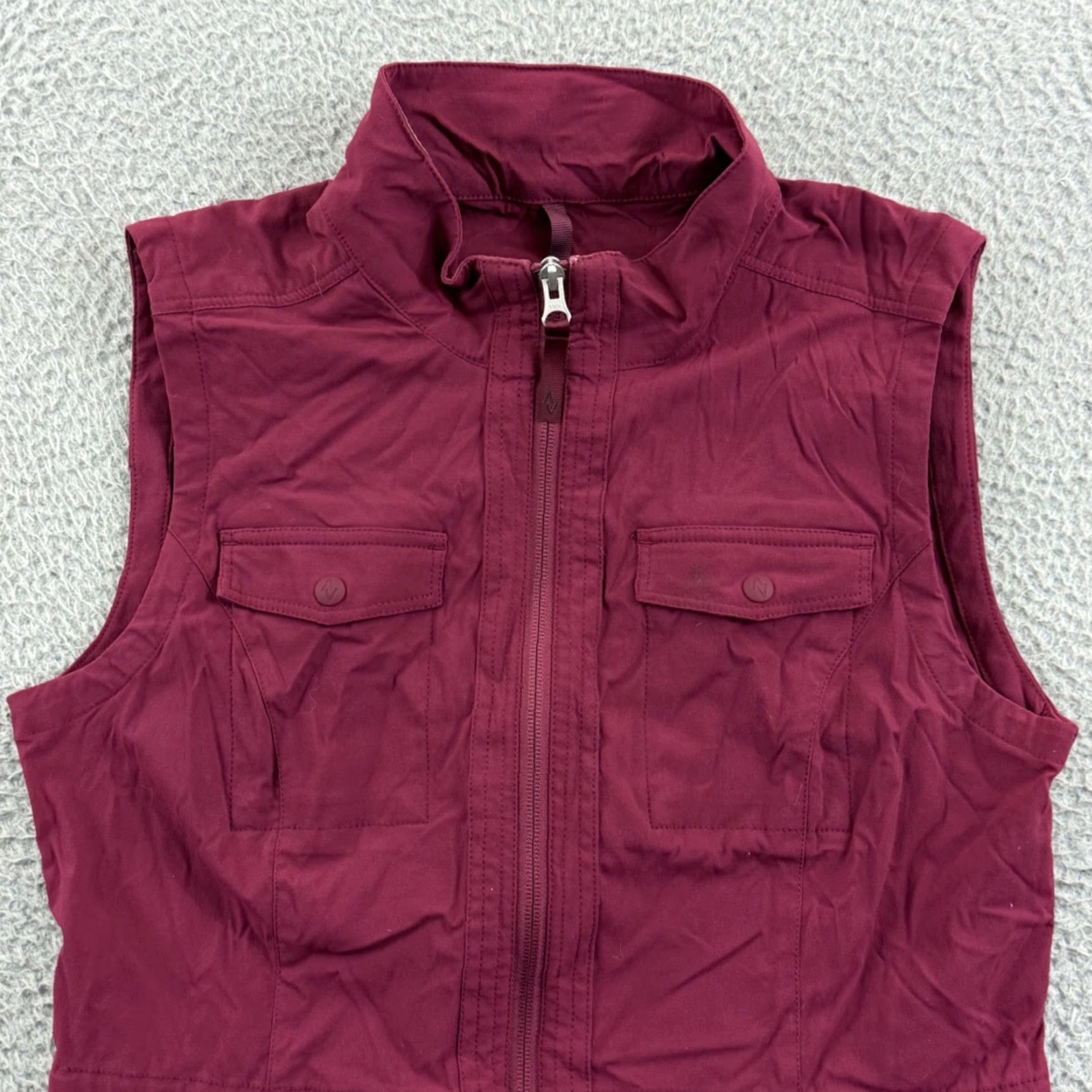 Eddie Bauer VINTAGE? NO — Eddie Bauer Travex Vest Womens Medium Plum Travel Utility Outdoor Zip Pockets Size M / US 6-8 / IT 42-44 - 3 Thumbnail