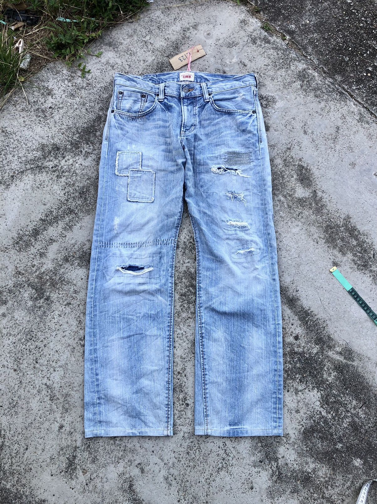 Edwin EDWIN PATCHES DISTRESSED DENIM Size US 32 / EU 48 - 1 Thumbnail