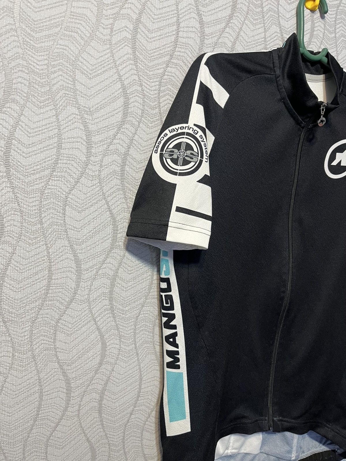 Rapha Assos Mangussta S7 Switzerland ShortSleeve Cycling Jersey Size US M / EU 48-50 / 2 - 3 Thumbnail
