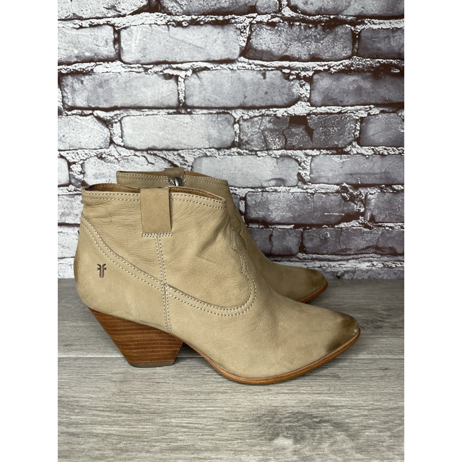 Frye Frye Ash Taupe Leather Pointed Toe Western Heel Booties Wome Size US 10 / IT 40 - 17 Thumbnail
