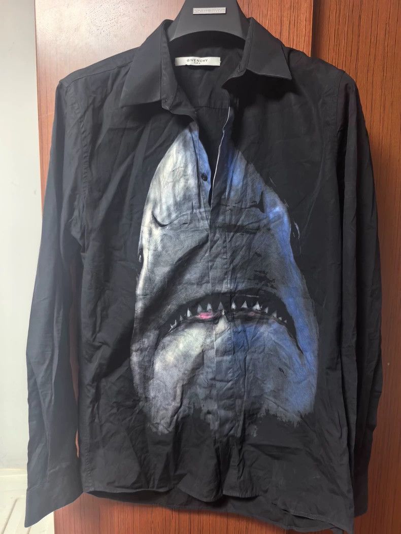 Givenchy Givenchy Shark Shirt Size US L / EU 52-54 / 3 - 1 Thumbnail