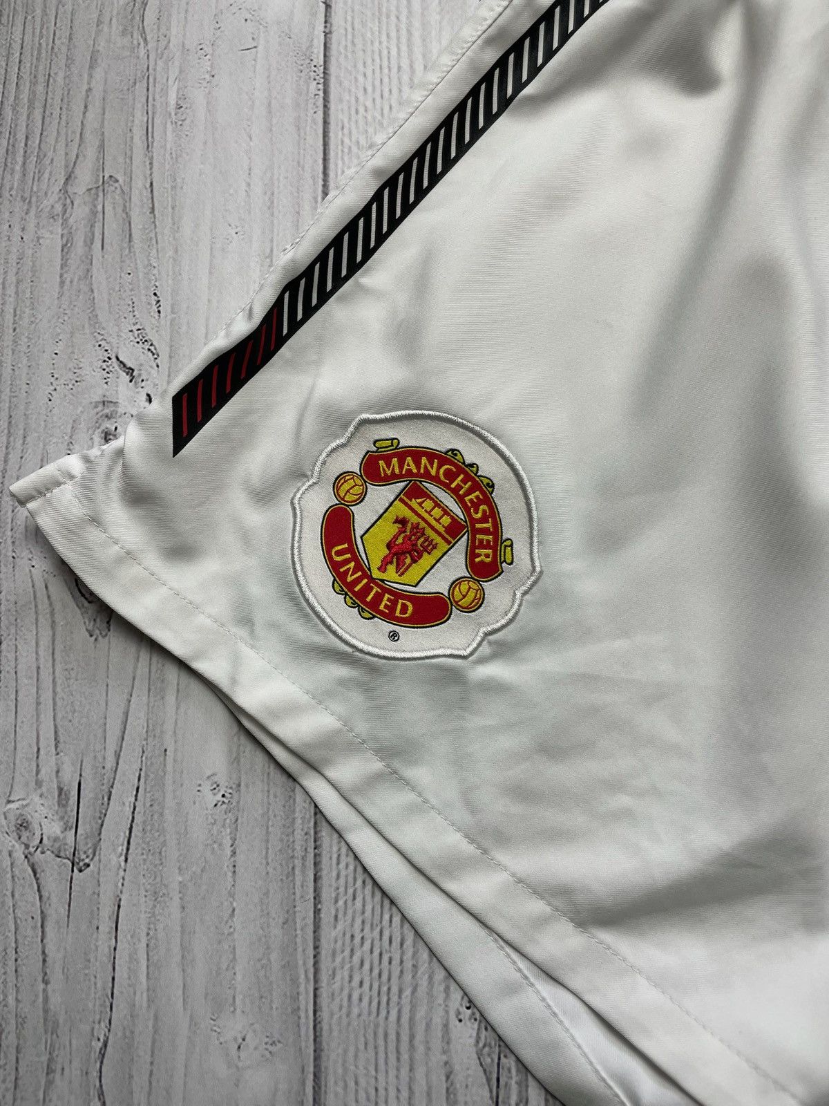 Nike × Vintage Vintage Nike Manchester United soccer shorts size M Size US 32 / EU 48 - 2 Thumbnail