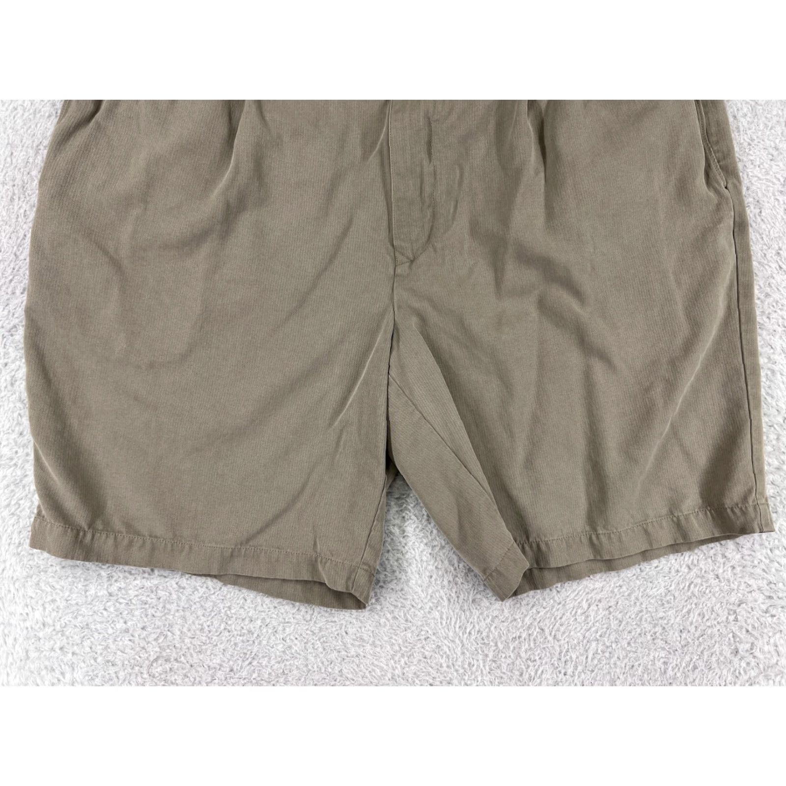 Tommy Bahama Tommy Bahama Shorts Men 40 Beige Bermuda Silk Pleated Beach Resort Vacation Chino Casual Pockets Logo 100% Silk Vintage No Size US 40 / EU 56 - 5 Thumbnail