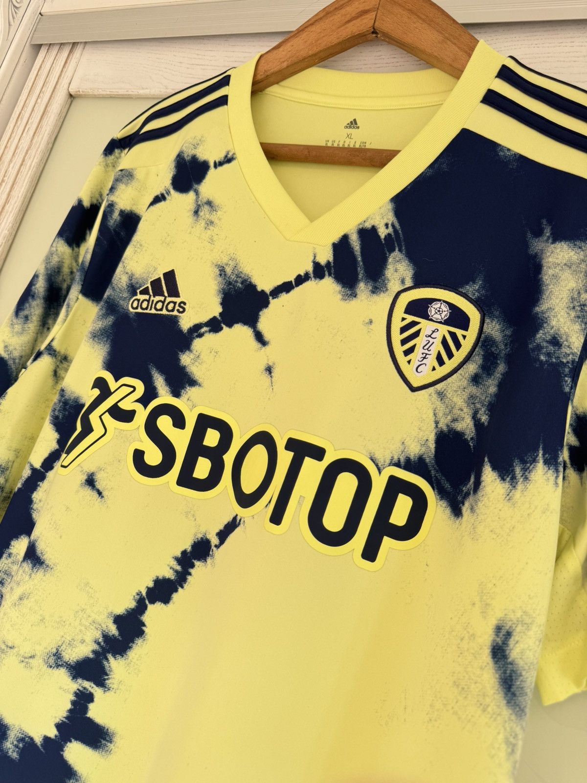 Adidas Leeds United 2022-2023 Away Soccer Jersey Football Kit Shirt Size US XL / EU 56 / 4 - 7 Thumbnail